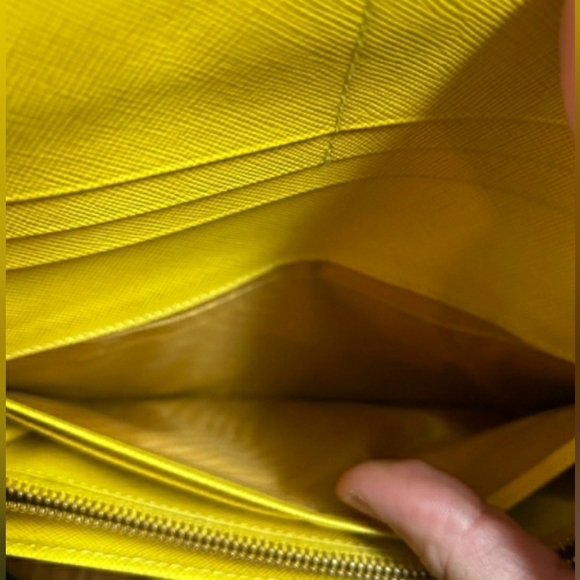 PRADA LONG WALLET ON CHAIN⛓| LEMON YELLOW | Very GOOD CONDITION - Picture 8 of 13